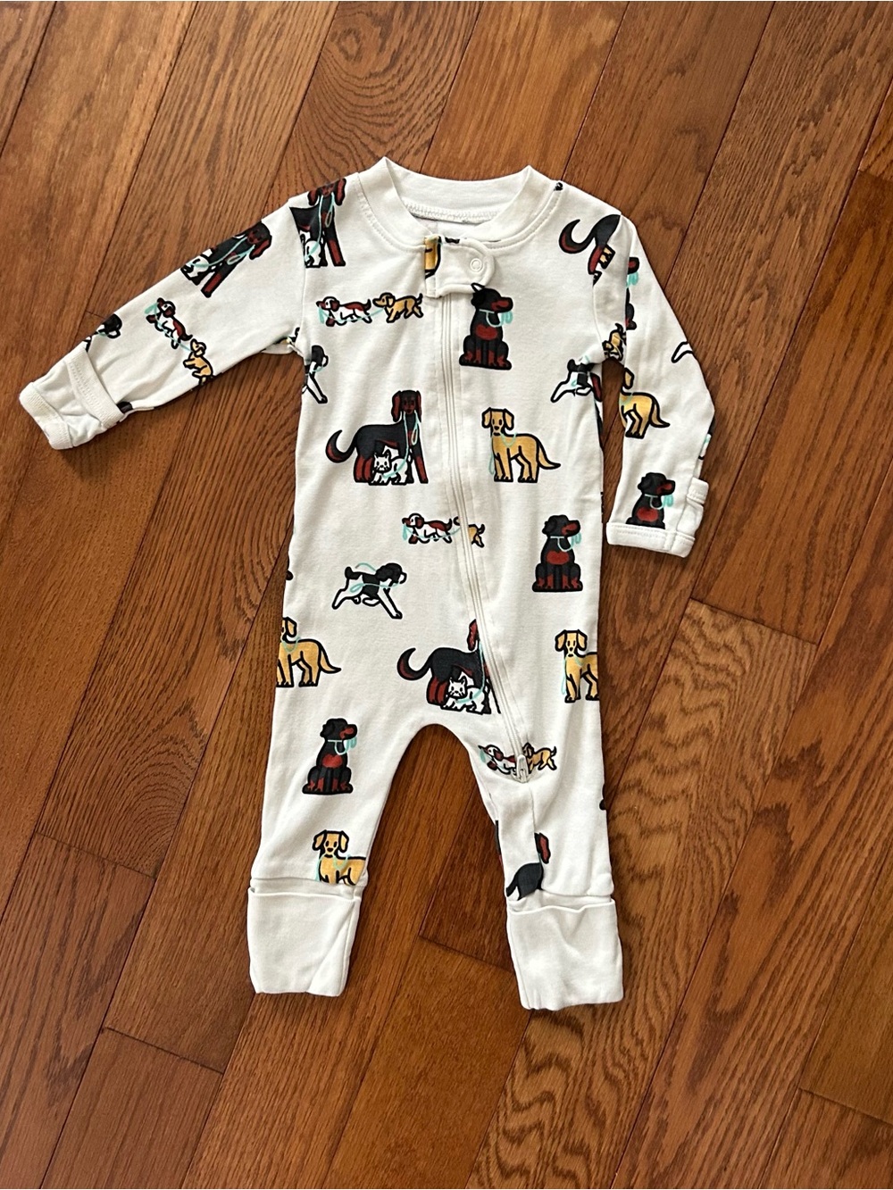 Monica & Andy Organic Cotton Footie Sleeper Coverall Ivory Puppy Dog Print 0-3M